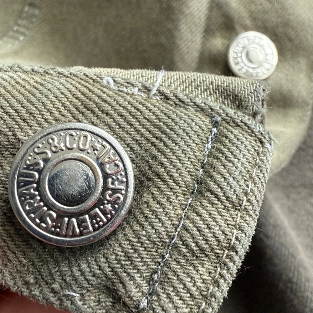 Vintage 80s Levi’s 70506-0250 Olive Green Denim Trucker Jacket Made in Europe